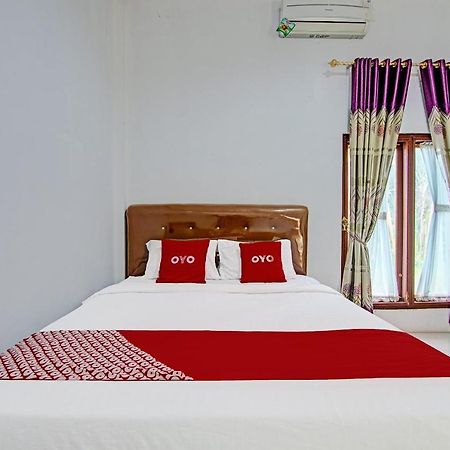 Oyo 91852 Prima Guesthouse Syariah 巴东 外观 照片